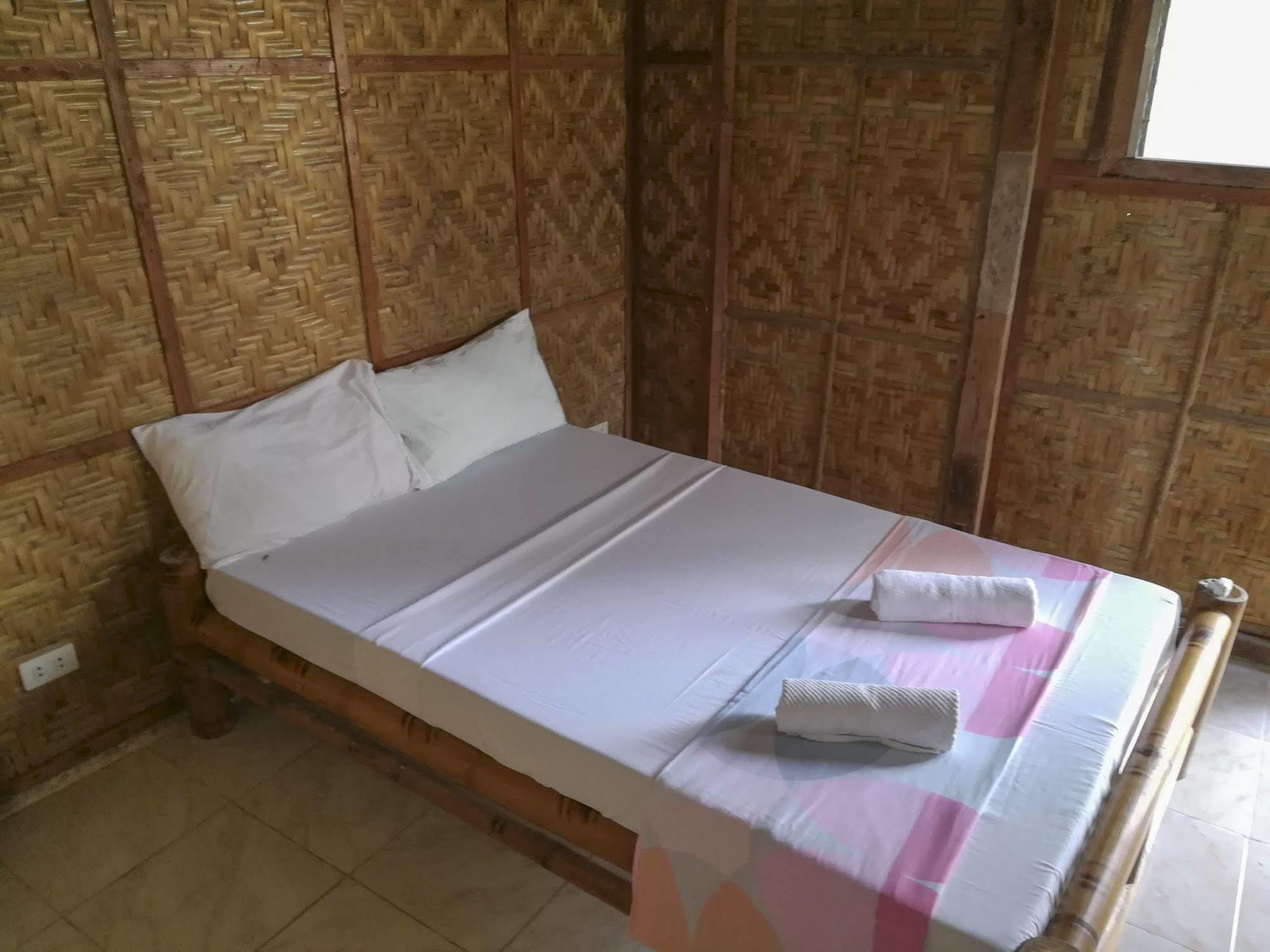 Isla Hayahay Beach Resort And Restaurant Calape Buitenkant foto