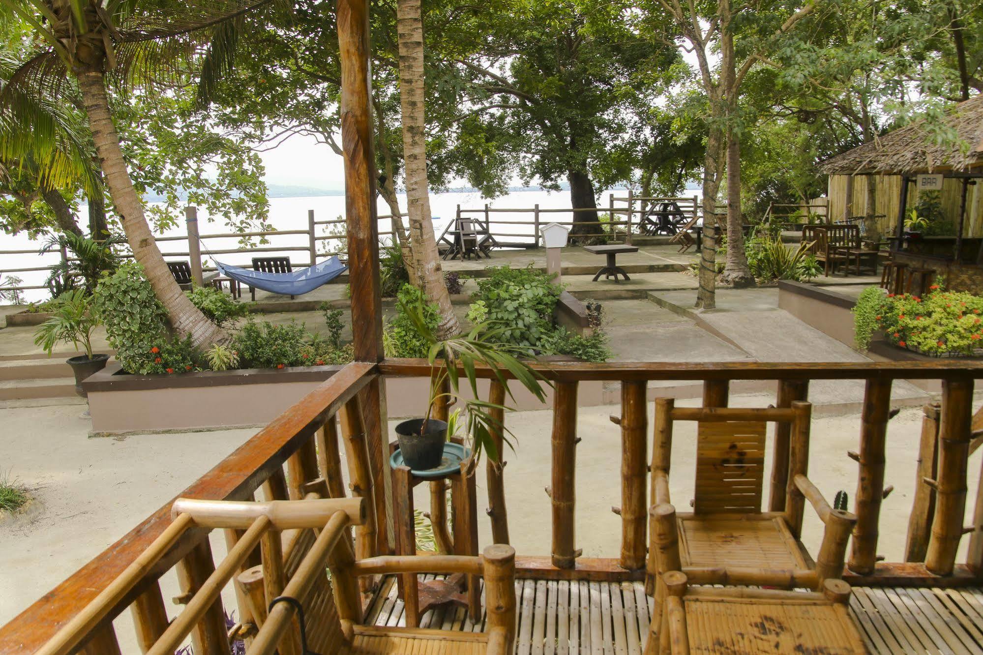 Isla Hayahay Beach Resort And Restaurant Calape Buitenkant foto