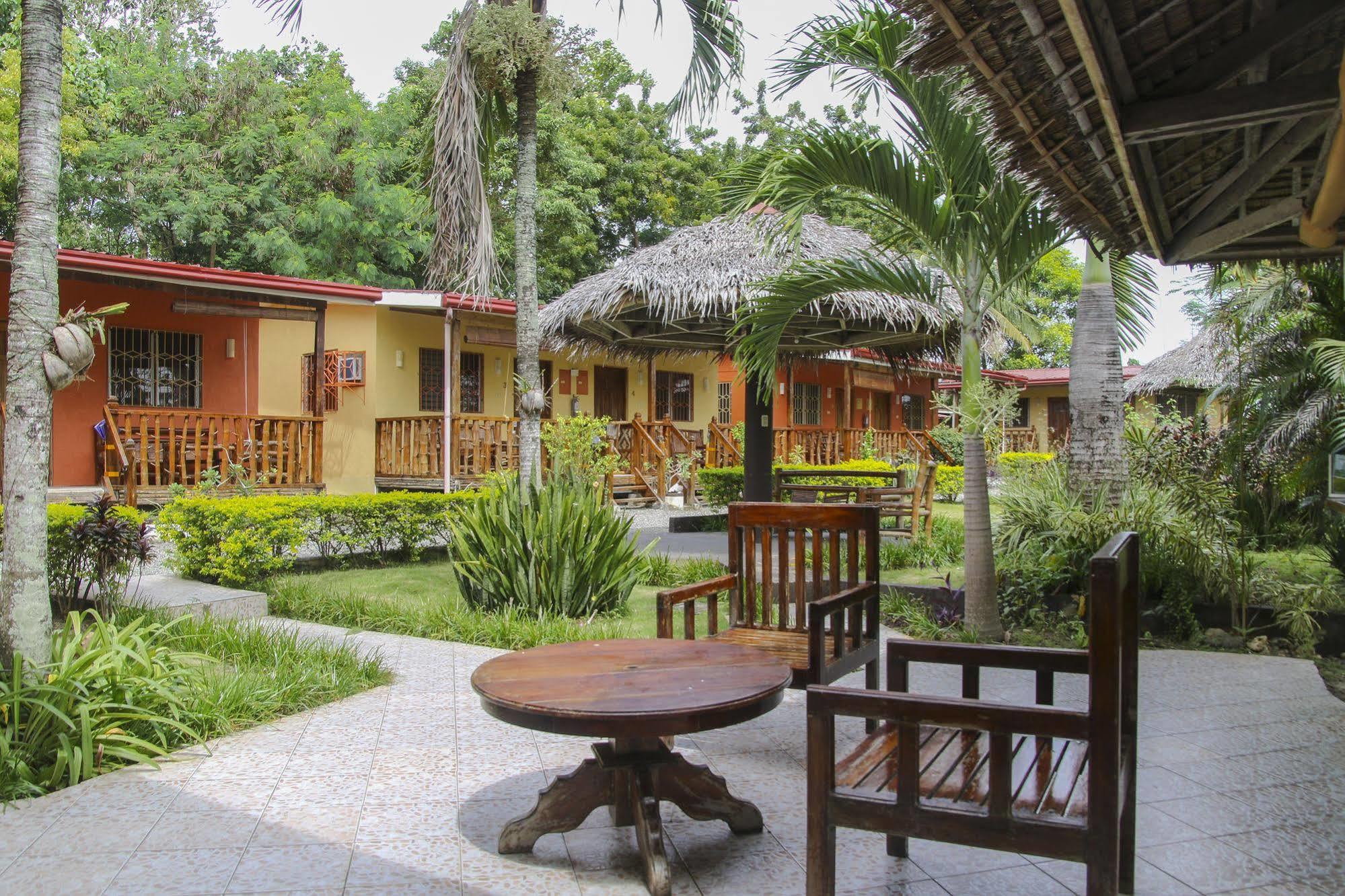 Isla Hayahay Beach Resort And Restaurant Calape Buitenkant foto