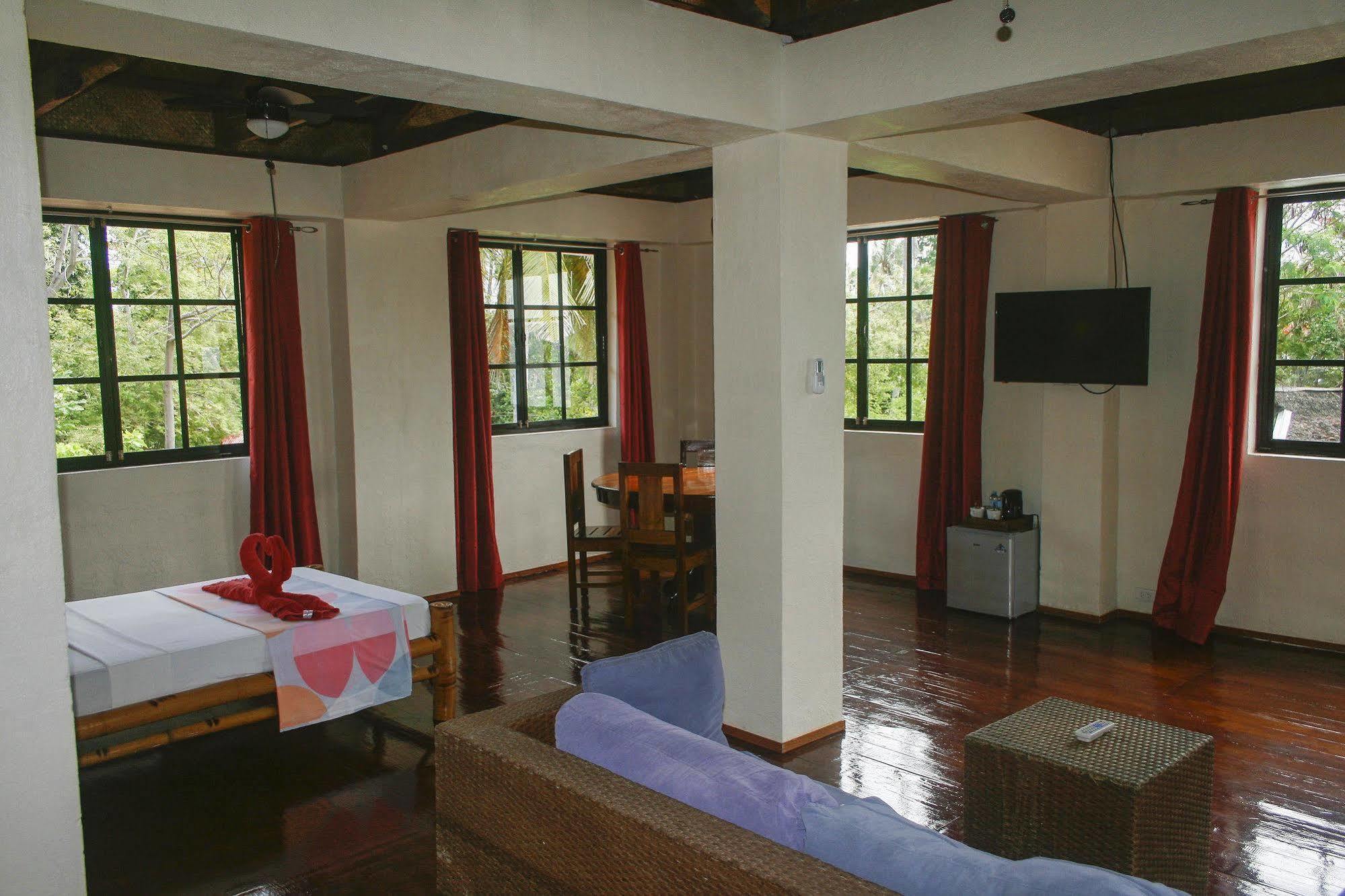 Isla Hayahay Beach Resort And Restaurant Calape Buitenkant foto